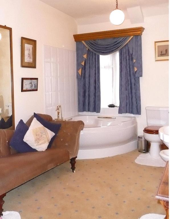 Wayside Guest House Albrighton Exterior foto